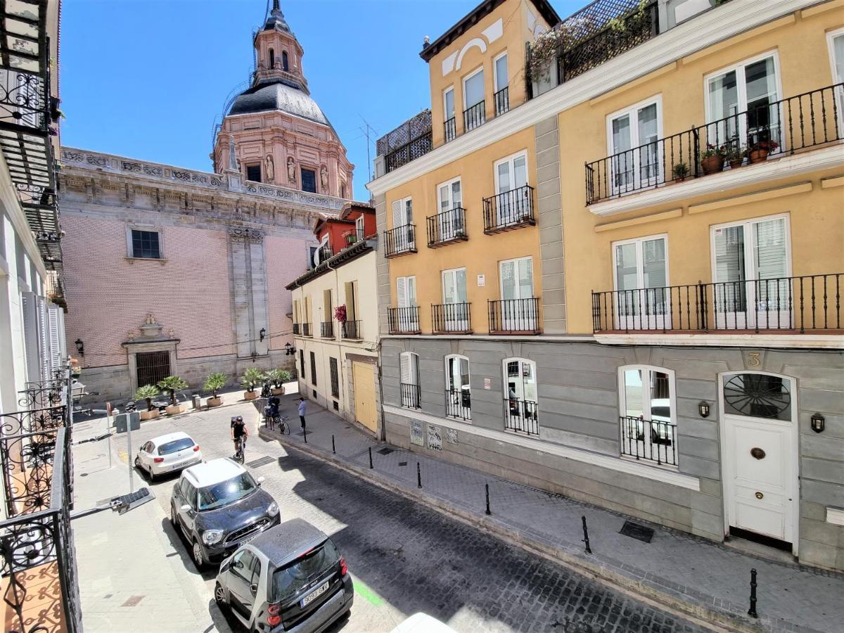 Apartamentos San Andres Madrid Buitenkant foto
